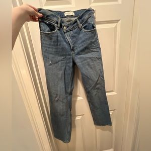 Abercrombie 90s Straight Ultra High Rise Jeans